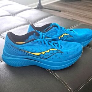 New Saucony Mens Endorphin Speed 3 / size 11.5